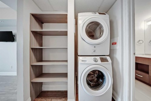 2205-930 6 Avenue Sw, Calgary, AB - Indoor Photo Showing Laundry Room