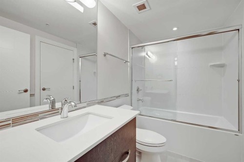 2205-930 6 Avenue Sw, Calgary, AB - Indoor Photo Showing Bathroom