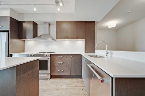 2205-930 6 Avenue Sw, Calgary, AB - Indoor Photo Showing Kitchen With Upgraded Kitchen