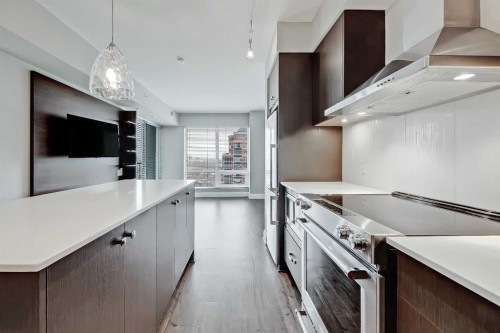 2205-930 6 Avenue Sw, Calgary, AB - Indoor Photo Showing Kitchen With Upgraded Kitchen