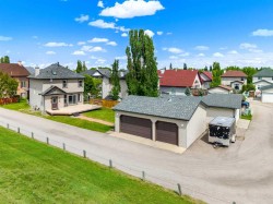 31 Elgin Green SE Calgary, AB T2Z 3Y8