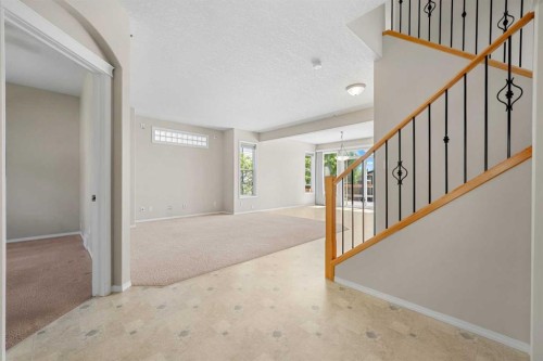 31 Elgin Green Se, Calgary, AB - Indoor Photo Showing Other Room