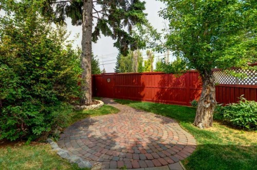 48 Hillary Crescent Sw, Calgary, AB - Outdoor