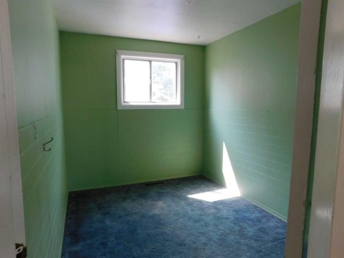 122 44 Avenue West, Claresholm, AB - Indoor Photo Showing Other Room