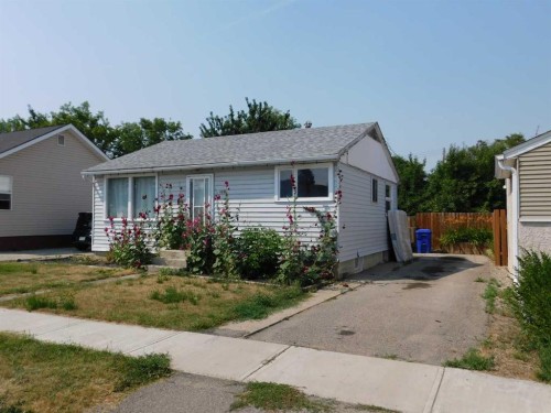 122 44 Avenue WEST Claresholm, AB T0L 0T0