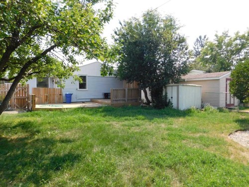 122 44 Avenue West, Claresholm, AB - Outdoor