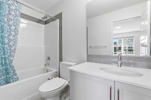 44 Amblefield Avenue Nw, Calgary, AB - Indoor Photo Showing Bathroom