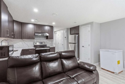 44 Amblefield Avenue Nw, Calgary, AB - Indoor Photo Showing Kitchen