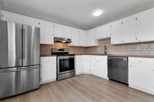 264 Templeview Way Ne, Calgary, AB - Indoor Photo Showing Kitchen