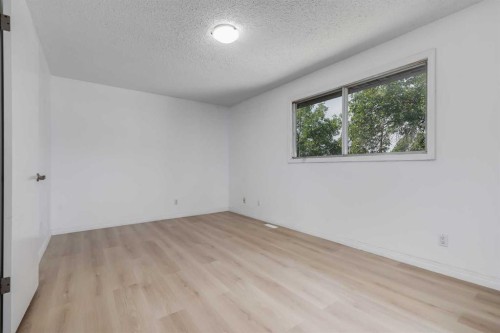 264 Templeview Way Ne, Calgary, AB - Indoor Photo Showing Other Room