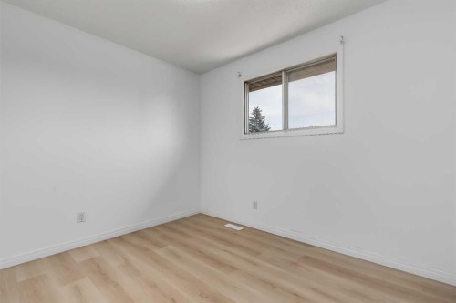 264 Templeview Way Ne, Calgary, AB - Indoor Photo Showing Other Room