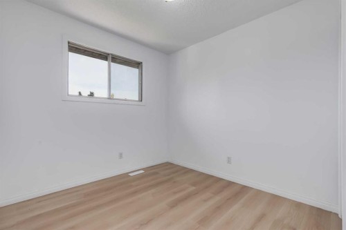 264 Templeview Way Ne, Calgary, AB - Indoor Photo Showing Other Room
