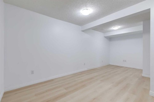 264 Templeview Way Ne, Calgary, AB - Indoor Photo Showing Other Room