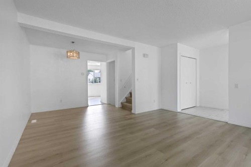 264 Templeview Way Ne, Calgary, AB - Indoor Photo Showing Other Room