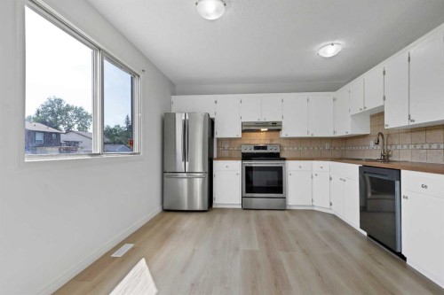 264 Templeview Way Ne, Calgary, AB - Indoor Photo Showing Kitchen