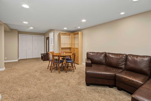 21 Edgebrook Park Nw, Calgary, AB 