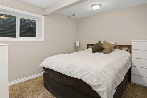 21 Edgebrook Park Nw, Calgary, AB 