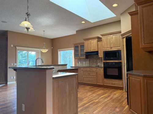 157 Valley Creek Place Nw, Calgary, AB - Indoor Photo Showing Kitchen