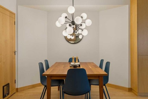 202 26 Avenue Nw, Calgary, AB - Indoor Photo Showing Dining Room
