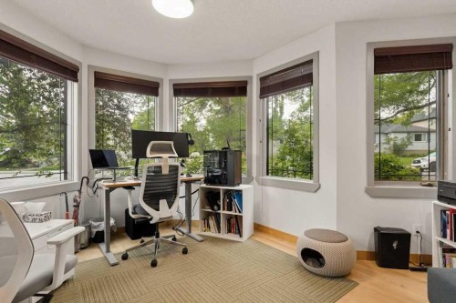 202 26 Avenue Nw, Calgary, AB - Indoor Photo Showing Office