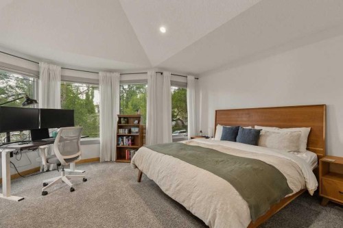 202 26 Avenue Nw, Calgary, AB - Indoor Photo Showing Bedroom