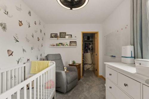 202 26 Avenue Nw, Calgary, AB - Indoor Photo Showing Other Room