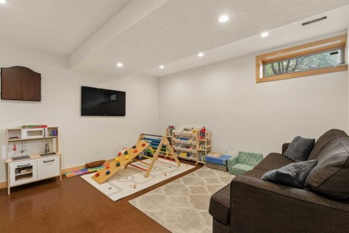 202 26 Avenue Nw, Calgary, AB - Indoor