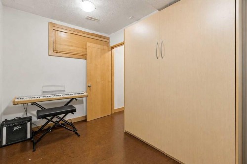 202 26 Avenue Nw, Calgary, AB - Indoor