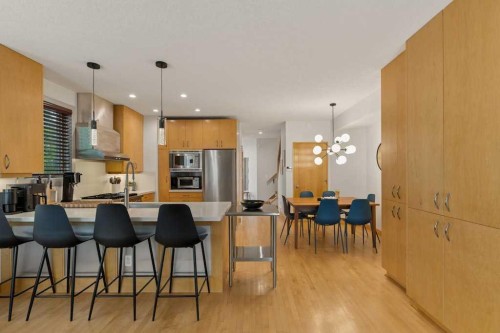 202 26 Avenue Nw, Calgary, AB - Indoor Photo Showing Kitchen With Stainless Steel Kitchen With Upgraded Kitchen