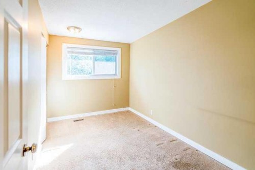 801 Canfield Way Sw, Calgary, AB - Indoor Photo Showing Other Room
