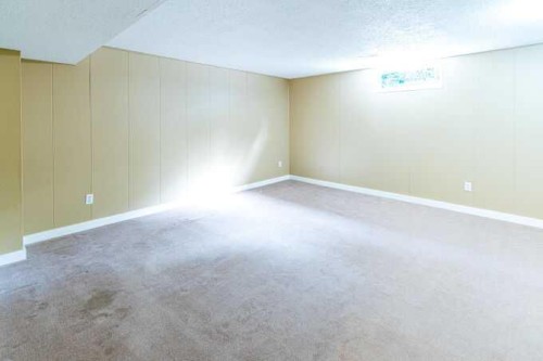 801 Canfield Way Sw, Calgary, AB - Indoor Photo Showing Other Room