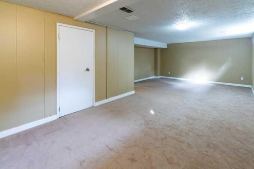 801 Canfield Way Sw, Calgary, AB - Indoor Photo Showing Other Room