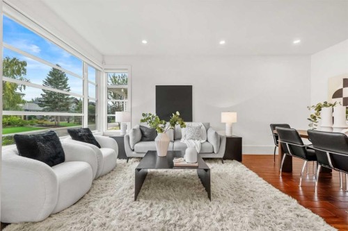 2412 28 Avenue Sw, Calgary, AB - Indoor