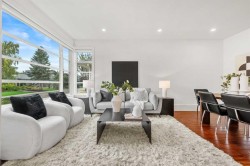 2412 28 Avenue SW Calgary, AB T2T 1K9