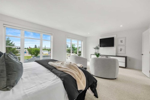 2412 28 Avenue Sw, Calgary, AB - Indoor Photo Showing Bedroom