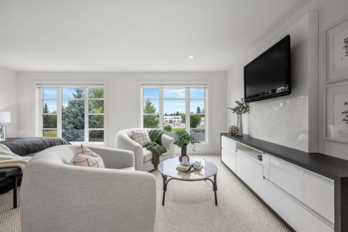 2412 28 Avenue Sw, Calgary, AB - Indoor Photo Showing Living Room