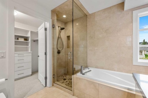 2412 28 Avenue Sw, Calgary, AB - Indoor Photo Showing Bathroom