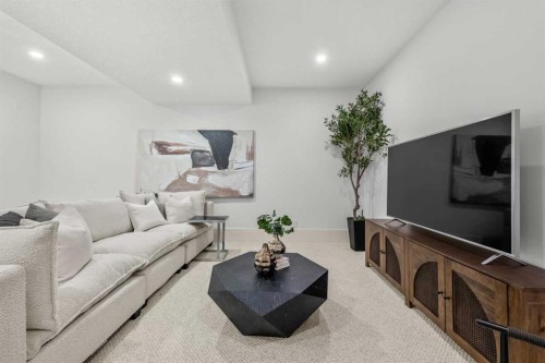 2412 28 Avenue Sw, Calgary, AB - Indoor