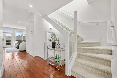 2412 28 Avenue Sw, Calgary, AB - Indoor Photo Showing Other Room
