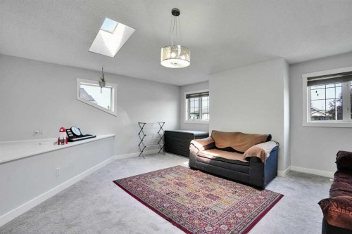 101 Douglas Ridge Circle Se, Calgary, AB - Indoor Photo Showing Living Room