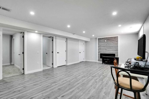 101 Douglas Ridge Circle Se, Calgary, AB - Indoor With Fireplace