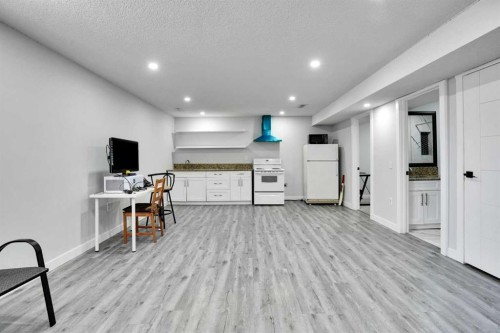 101 Douglas Ridge Circle Se, Calgary, AB - Indoor
