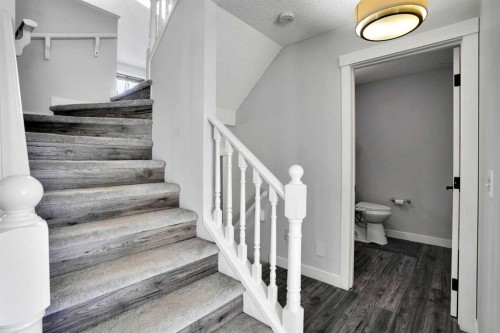 101 Douglas Ridge Circle Se, Calgary, AB - Indoor Photo Showing Other Room