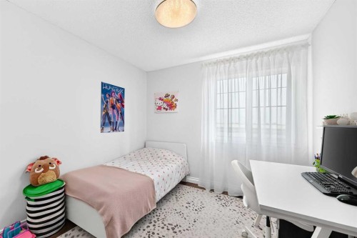 224 Viewpointe Terrace, Chestermere, AB - Indoor Photo Showing Bedroom