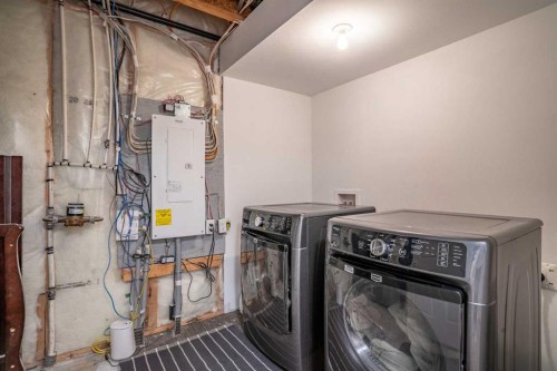 224 Viewpointe Terrace, Chestermere, AB - Indoor Photo Showing Laundry Room