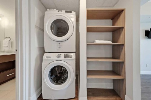 2304-930 6 Avenue Sw, Calgary, AB - Indoor Photo Showing Laundry Room