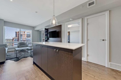 2304-930 6 Avenue Sw, Calgary, AB - Indoor Photo Showing Living Room