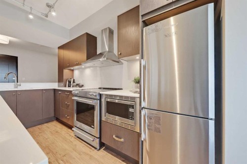 2304-930 6 Avenue Sw, Calgary, AB - Indoor Photo Showing Kitchen With Stainless Steel Kitchen With Upgraded Kitchen