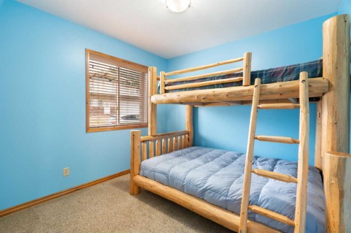 436 Sunset Drive, Rural Vulcan County, AB - Indoor Photo Showing Bedroom