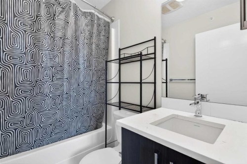 318-8 Sage Hill Terrace Nw, Calgary, AB - Indoor Photo Showing Bathroom